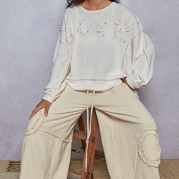 New POL Clothing Women's Oversized Floral Love Patchwork Long Sleeve Knit Top - Picture 6 of 10